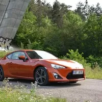 Mazda MX-5 RF 2.0 G-160 versus Toyota GT86: Dvě gejši a umění juda