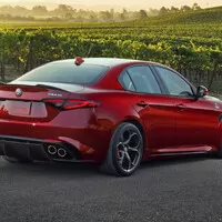 Automobilový všeuměl aneb do sněhu i na okruh stylově | Ptejte se Vojty