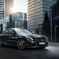 Automobilový všeuměl aneb do sněhu i na okruh stylově | Ptejte se Vojty