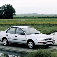 Kam se poděl pohledný dostupný sedan?