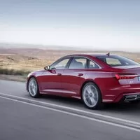 Audi přichází s novou generací A6. Což je vlastně zmenšená limuzína A8
