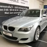 Kupte si praktický závoďák od BMW!