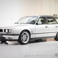 Kupte si praktický závoďák od BMW!
