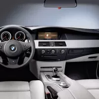 Kupte si praktický závoďák od BMW!