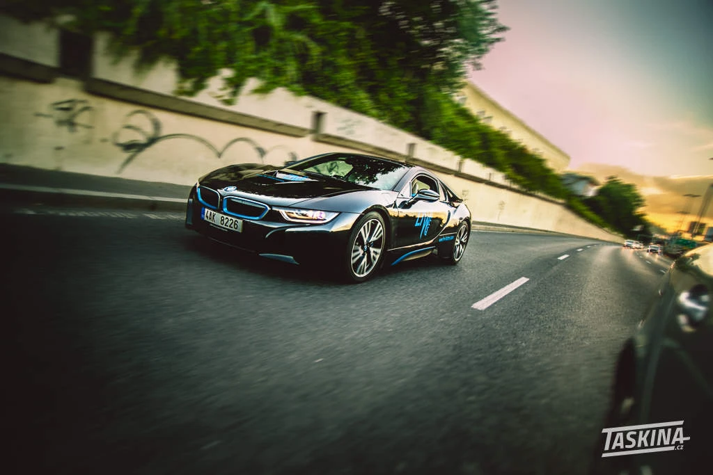 BMW i8 - taskina.cz