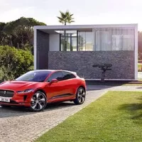 Jaguar odhalil svůj první elektromobil. Seznamte se s SUV I-Pace