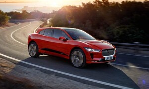 Novinky: Jaguar odhalil svůj první elektromobil. Seznamte se s SUV I-Pace