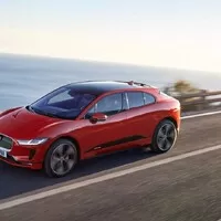 Jaguar odhalil svůj první elektromobil. Seznamte se s SUV I-Pace