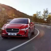 Jaguar odhalil svůj první elektromobil. Seznamte se s SUV I-Pace
