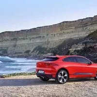 Jaguar odhalil svůj první elektromobil. Seznamte se s SUV I-Pace