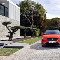 Jaguar odhalil svůj první elektromobil. Seznamte se s SUV I-Pace