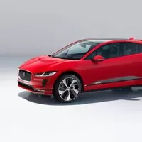Jaguar odhalil svůj první elektromobil. Seznamte se s SUV I-Pace