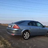 Ford Mondeo 2.0 TDCi Ghia: Dostavník obchodního cestujícího