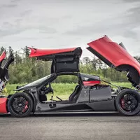 Pagani opět nabídne manuální převodovku spojenou s dvanáctiválcem