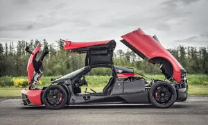 Novinky: Pagani opět nabídne manuální převodovku spojenou s dvanáctiválcem