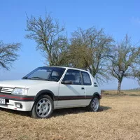 Peugeot 205 GTI 1.9: Sršeň v plechovce a dobytí Bastily