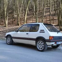 Peugeot 205 GTI 1.9: Sršeň v plechovce a dobytí Bastily
