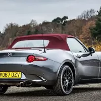 Staré versus nové po milionté aneb jak nahradit sportovní roadster. 