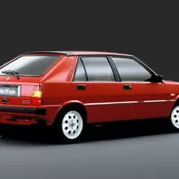 Historie ostrých hatchbacků: Od svižných krabiček po zabijáky supersportů - Díl 1.