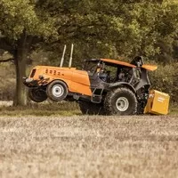 The Stig z Top Gearu stanovil rychlostní rekord v traktoru