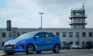 Recenze & testy: Hyundai Ioniq electric: Sousedův elektromobil
