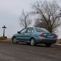 Mitsubishi Lancer 1.6 Invite: V jednoduchosti je síla