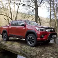 Toyota Hilux 2.4 D-4D: Osmé vtělení Trucka Norrise