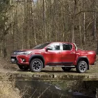Toyota Hilux 2.4 D-4D: Osmé vtělení Trucka Norrise