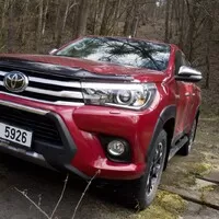 Toyota Hilux 2.4 D-4D: Osmé vtělení Trucka Norrise