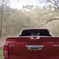 Toyota Hilux 2.4 D-4D: Osmé vtělení Trucka Norrise