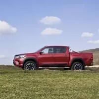 Toyota Hilux 2.4 D-4D: Osmé vtělení Trucka Norrise