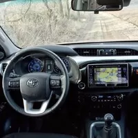 Toyota Hilux 2.4 D-4D: Osmé vtělení Trucka Norrise