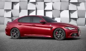 Novinky: Alfa Romeo Giulia prý přijde jako hybridní dvoudveřové kupé se 650 koňmi
