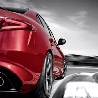 Alfa Romeo Giulia prý přijde jako hybridní dvoudveřové kupé se 650 koňmi