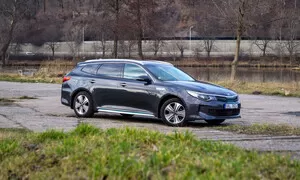 Autíčkář futurista, Recenze & testy: Kia Optima Sportswagon PHEV: Vzhůru do budoucnosti!