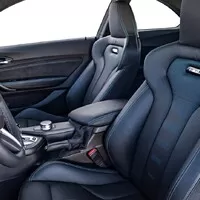 BMW představuje M2 Competition. Bude i manuál!