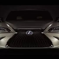 Lexus odkrývá karty, nový sedan ES se blíží.