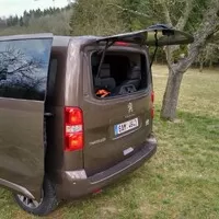 Peugeot Traveller 2.0 HDi 4x4 Dangel: Rallye dodávka