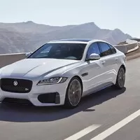 Z katalogu Jaguaru mizí benzínová V6 přeplňovaná kompresorem