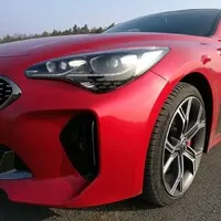KIA Stinger GT 3.3 V6 T-GDI: Výprask pro evropský mainstream