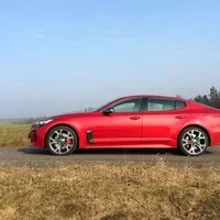 KIA Stinger GT 3.3 V6 T-GDI: Výprask pro evropský mainstream