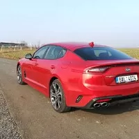 KIA Stinger GT 3.3 V6 T-GDI: Výprask pro evropský mainstream