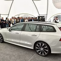 Volvo V60: Kombík je zpět!