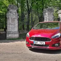 Ford S-Max ST Line 2.0 TDCi: Rodinný business