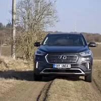 Hyundai Grand Santa Fe 2.2 CRDi: Korejská ‚amerika‘ na českých silnicích