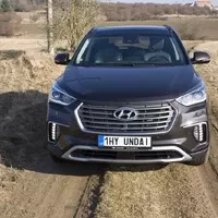 Hyundai Grand Santa Fe 2.2 CRDi: Korejská ‚amerika‘ na českých silnicích