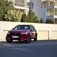 Volvo XC60 T5 AWD R-Design: Vaše nové auto na všechno