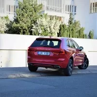 Volvo XC60 T5 AWD R-Design: Vaše nové auto na všechno