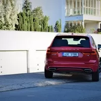 Volvo XC60 T5 AWD R-Design: Vaše nové auto na všechno