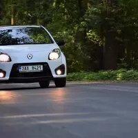 Renault Twingo R.S.: Malá hračka pro velký kluky